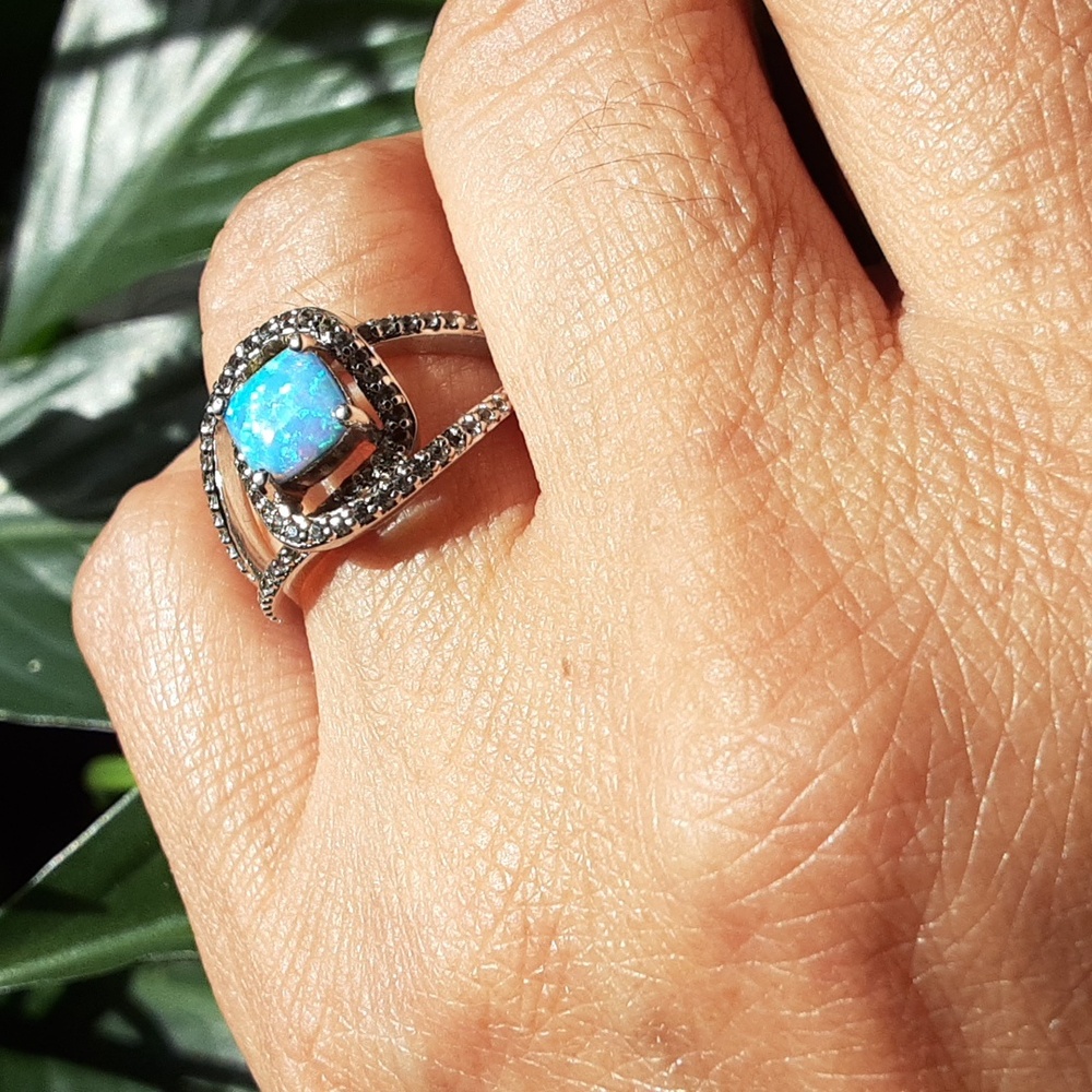 ZALES Real Opal And Diamonds.